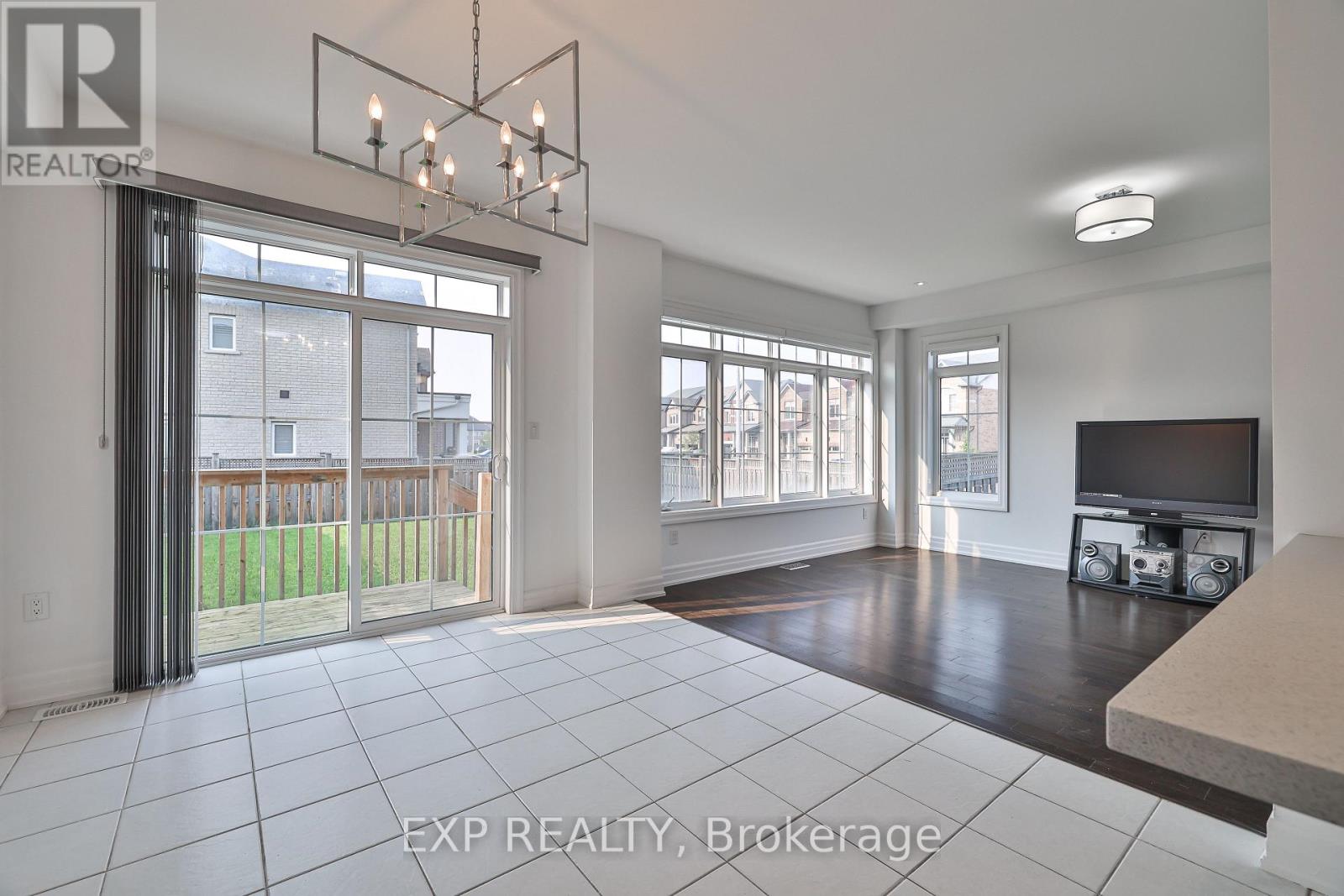 1487 Farrow Cres Crescent, Innisfil, Ontario  L9S 0L6 - Photo 12 - N12207695