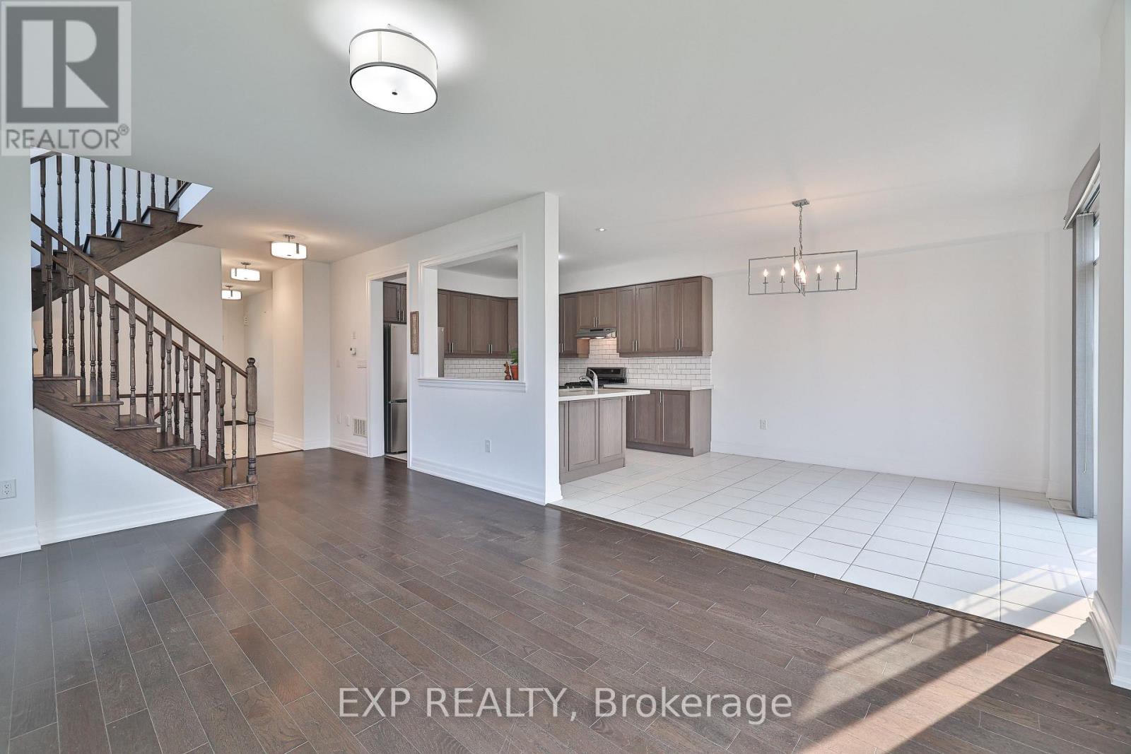 1487 Farrow Cres Crescent, Innisfil, Ontario  L9S 0L6 - Photo 8 - N12207695