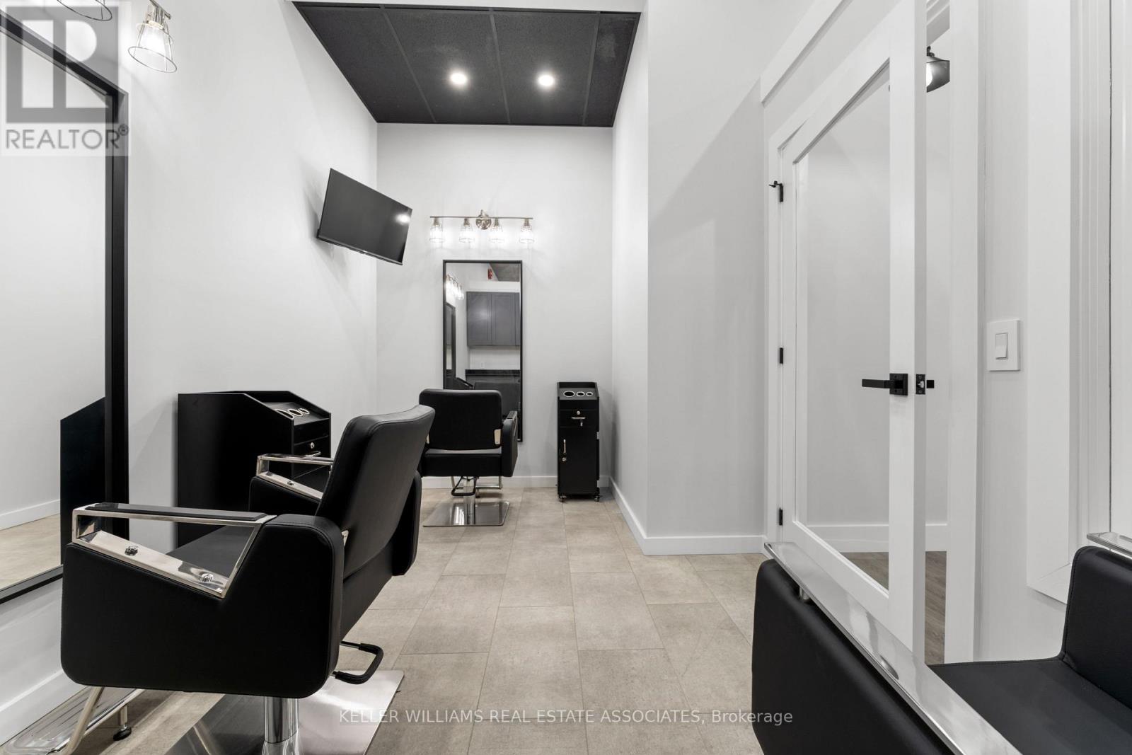 13 - 45 Wyndham Street N, Guelph, Ontario  N1H 4E4 - Photo 6 - X12204165