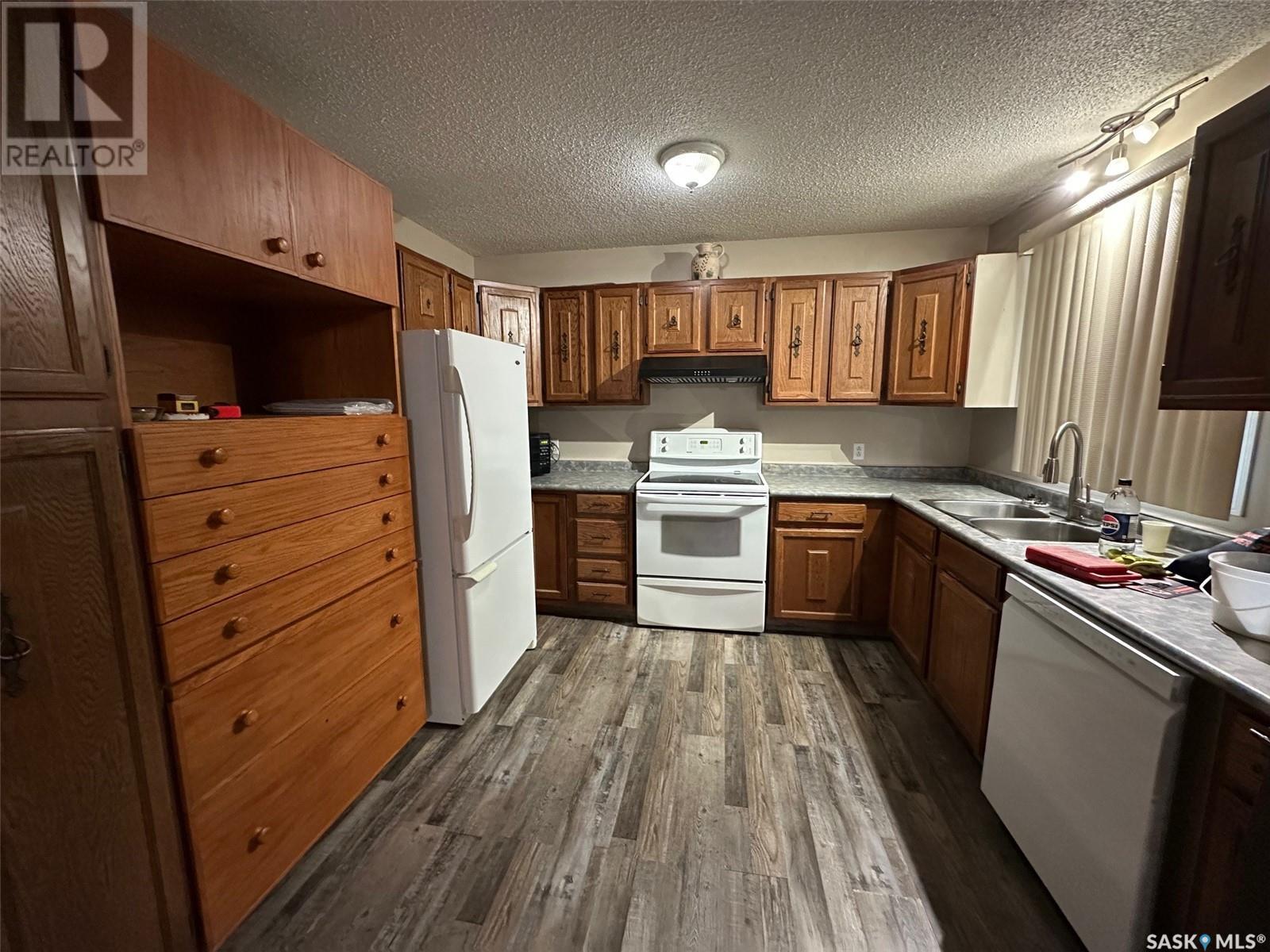 1277 Veterans Crescent, Estevan, Saskatchewan  S4A 1Z9 - Photo 4 - SK008838