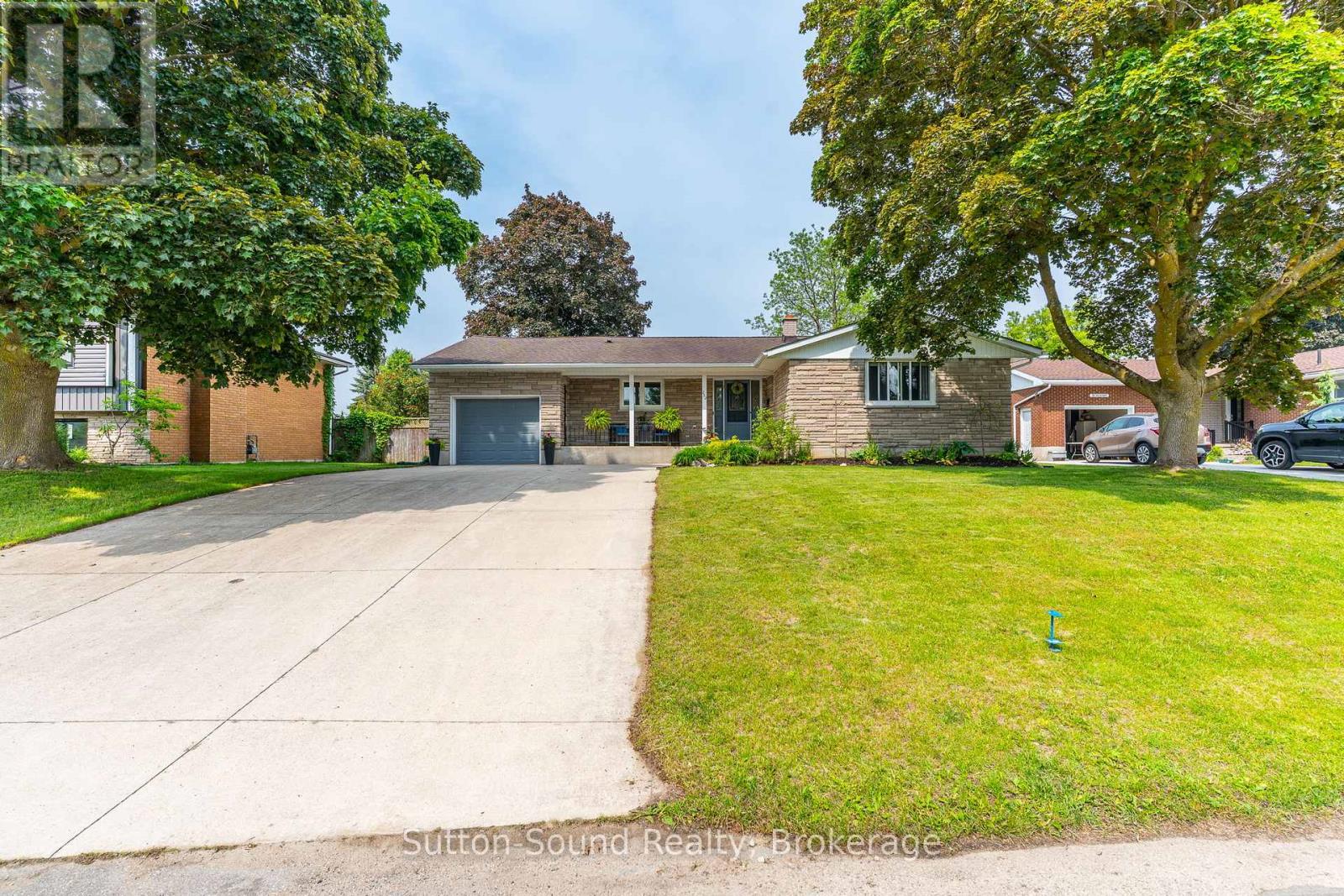 232 4TH AVENUE, Hanover, Ontario