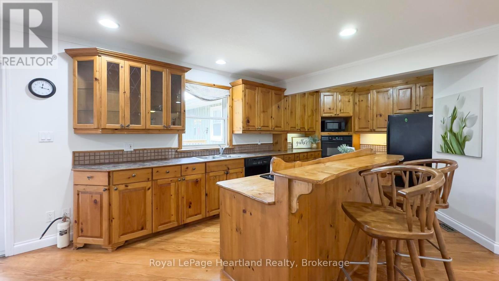 41829 Amberley Road, Morris Turnberry, Ontario  N0G 1G0 - Photo 11 - X12207824