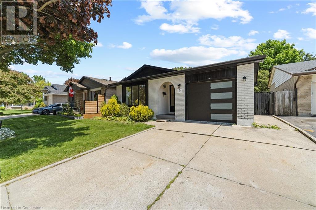 9 Piper Place, Hamilton, Ontario  L9C 6X5 - Photo 2 - 40737312