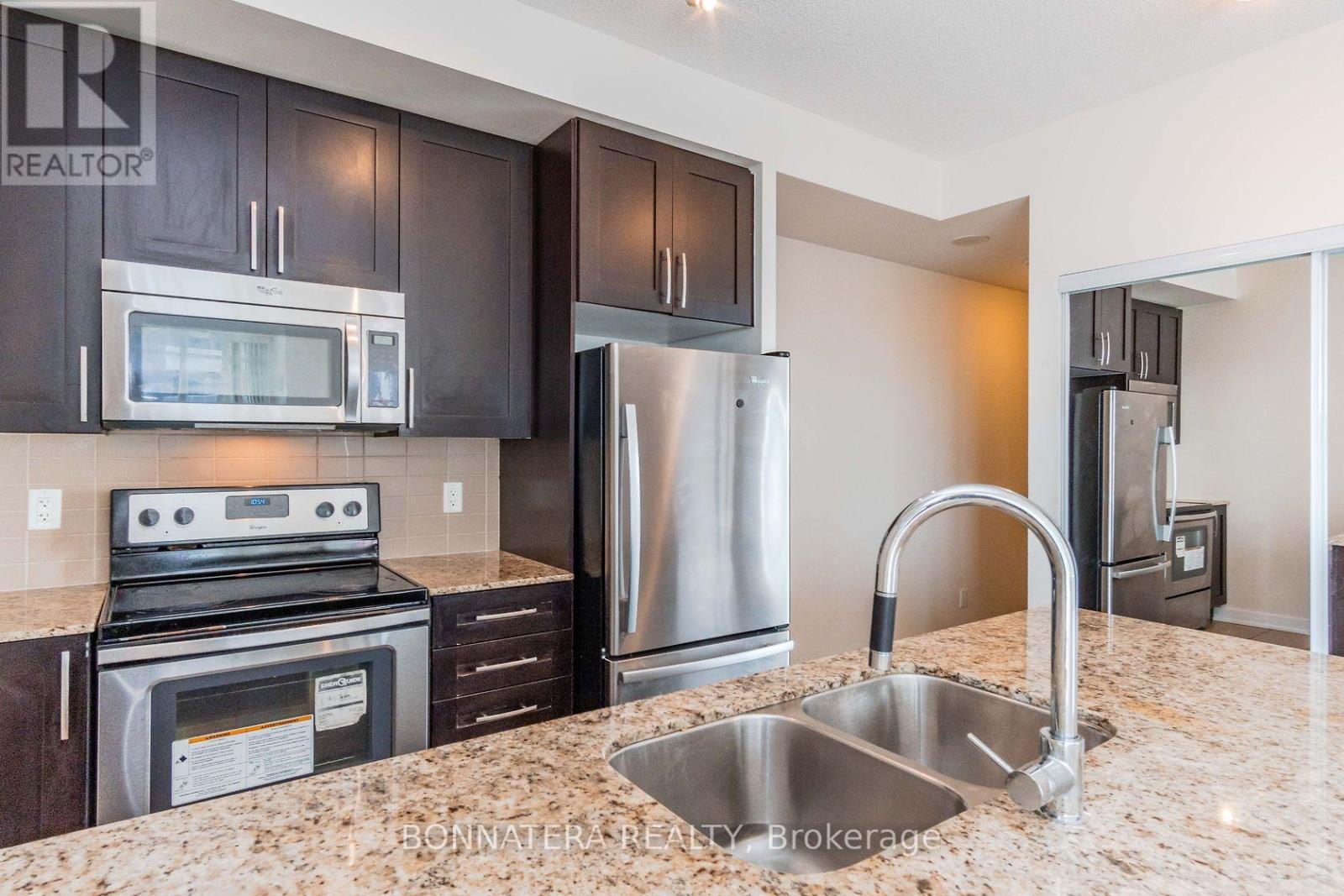 3202 - 4070 Confederation Parkway, Mississauga, Ontario  L5B 0E9 - Photo 10 - W12207632