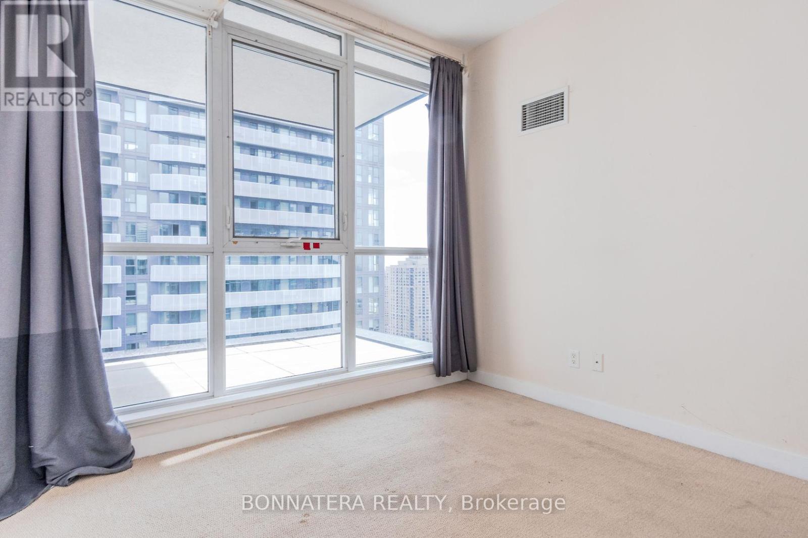 3202 - 4070 Confederation Parkway, Mississauga, Ontario  L5B 0E9 - Photo 27 - W12207632