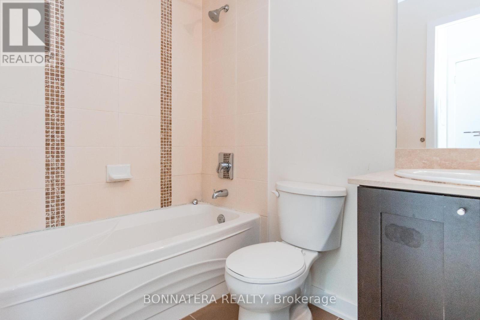 3202 - 4070 Confederation Parkway, Mississauga, Ontario  L5B 0E9 - Photo 29 - W12207632