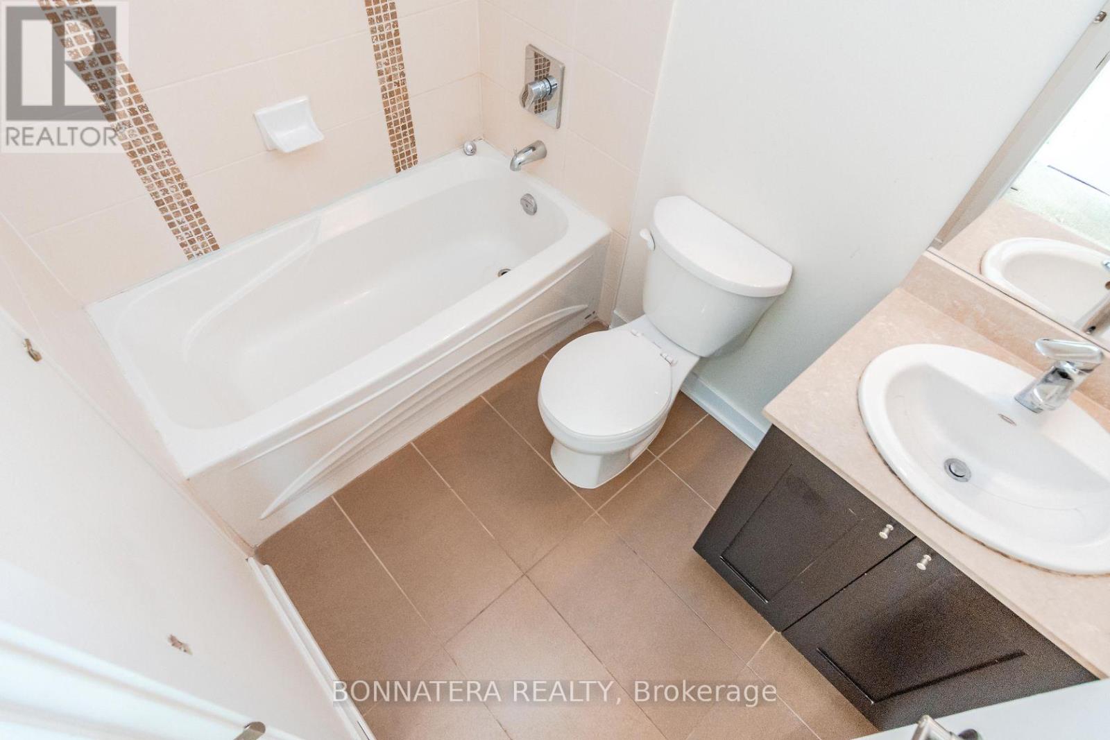 3202 - 4070 Confederation Parkway, Mississauga, Ontario  L5B 0E9 - Photo 30 - W12207632