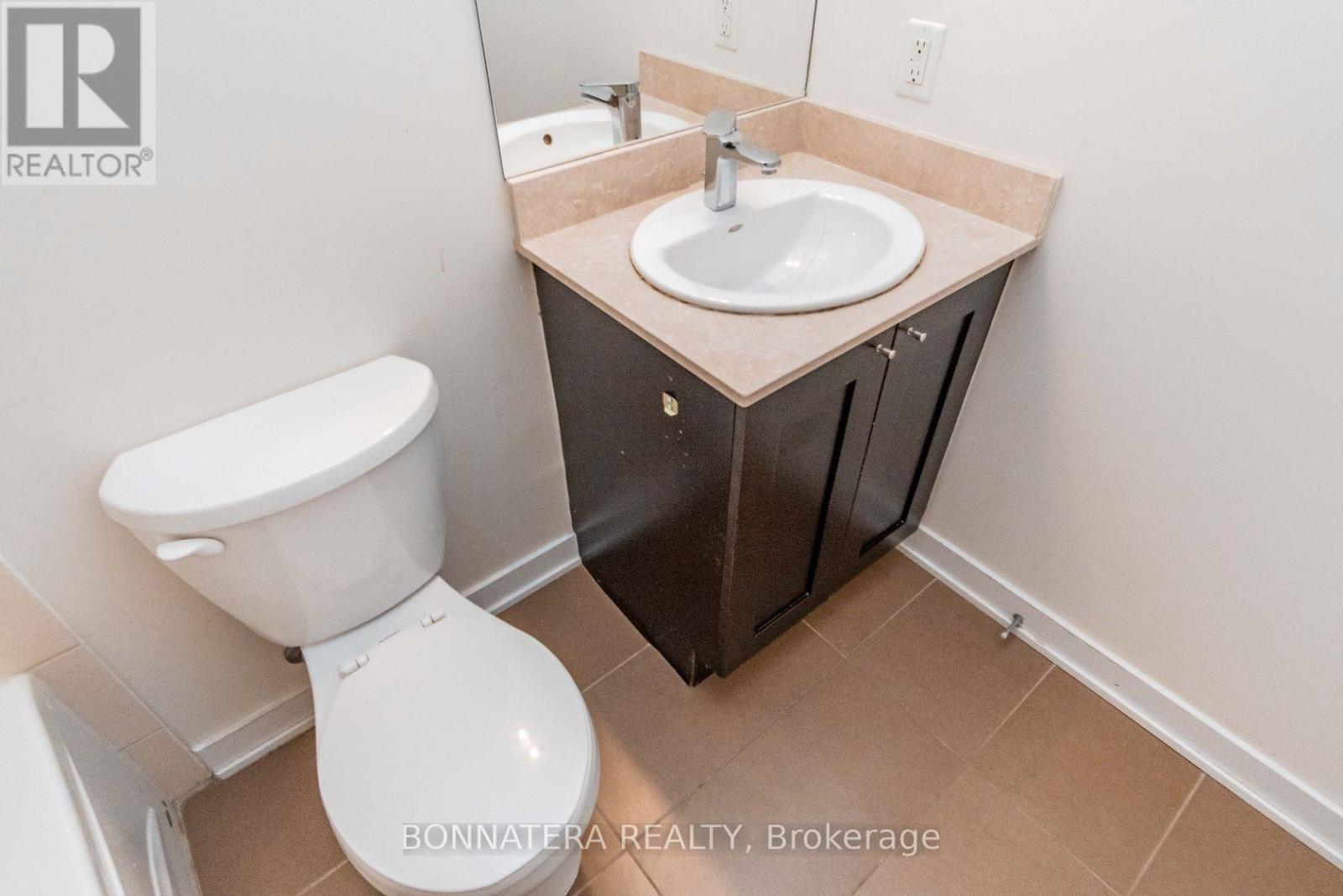 3202 - 4070 Confederation Parkway, Mississauga, Ontario  L5B 0E9 - Photo 31 - W12207632