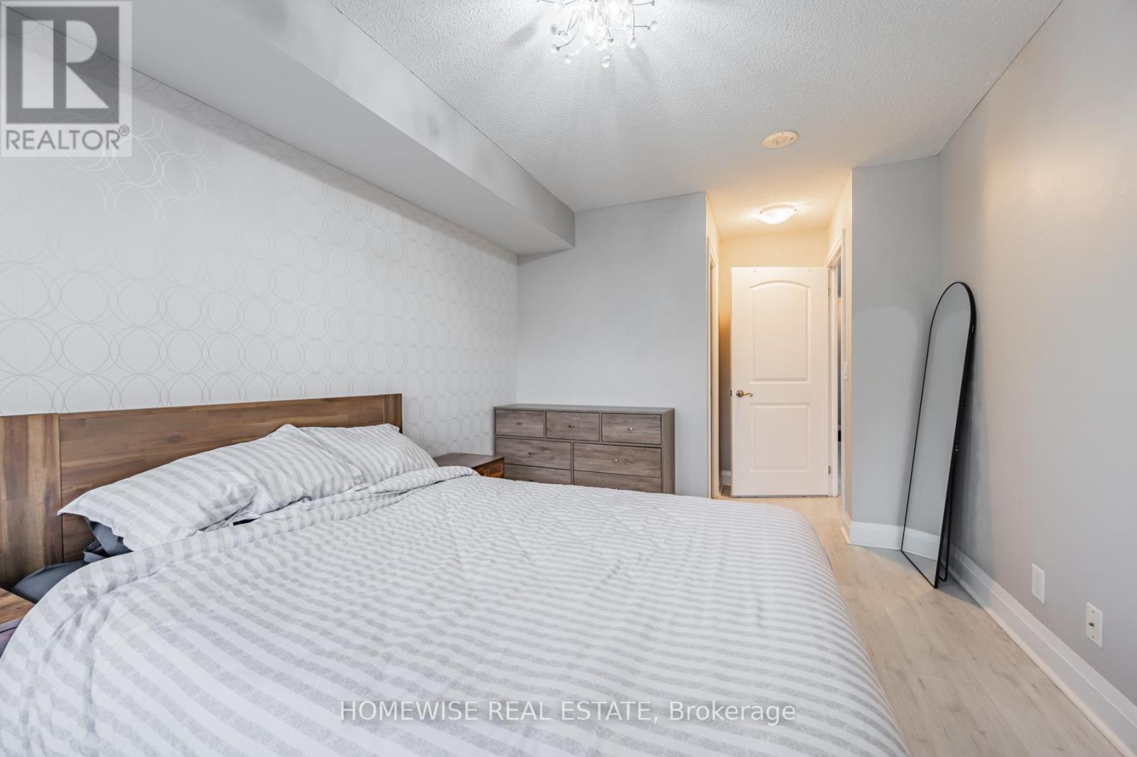 717 - 1070 Sheppard Avenue W, Toronto, Ontario  M3J 0G8 - Photo 11 - W12207634