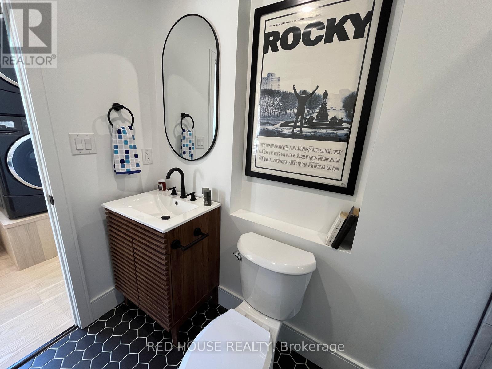 2 Hilldale Road, Toronto, Ontario  M6N 3Y2 - Photo 12 - W12207682