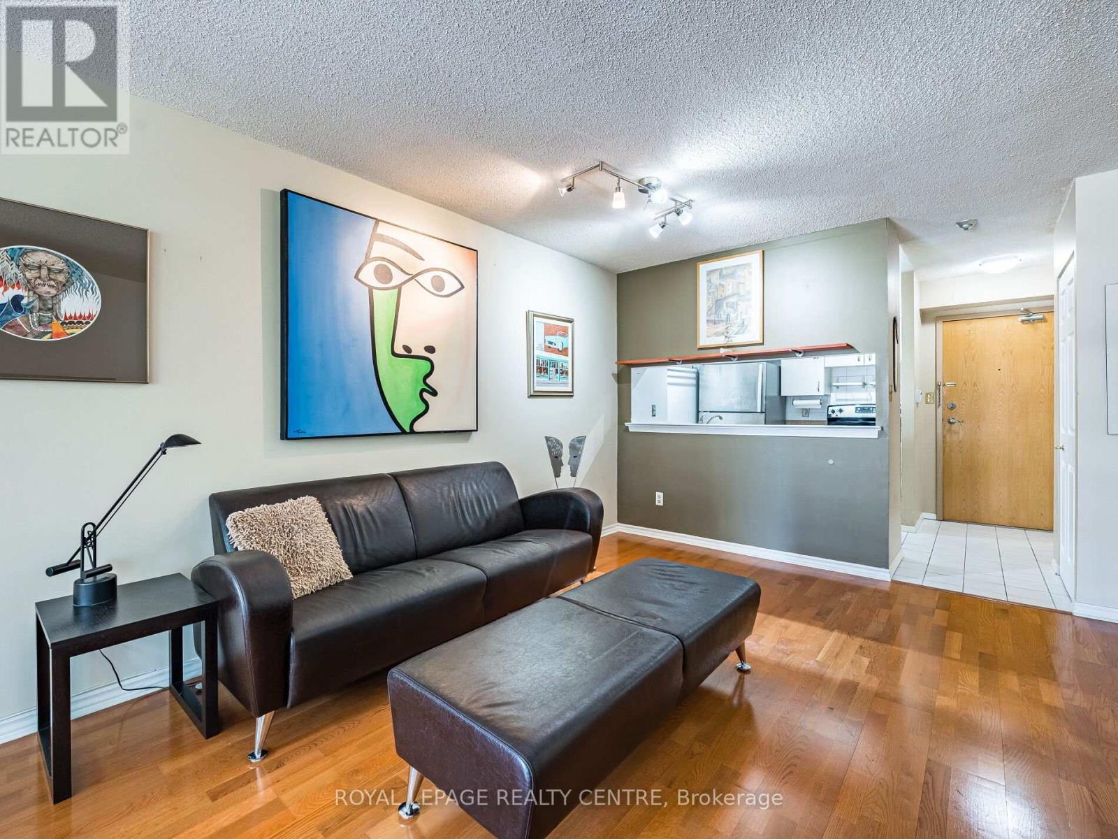 402 - 20 Southport Street, Toronto (High Park-Swansea), Ontario  M6S 4Y8 - Photo 14 - W12207700
