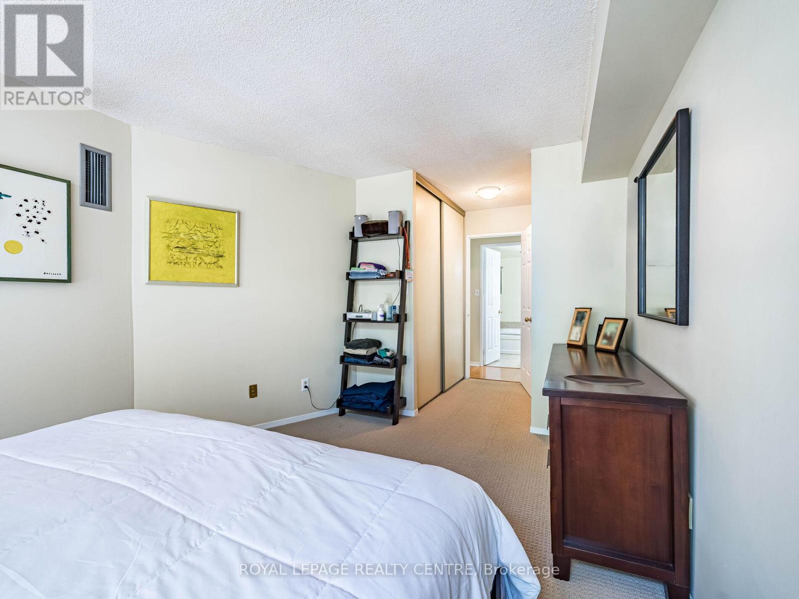 402 - 20 Southport Street, Toronto (High Park-Swansea), Ontario  M6S 4Y8 - Photo 24 - W12207700
