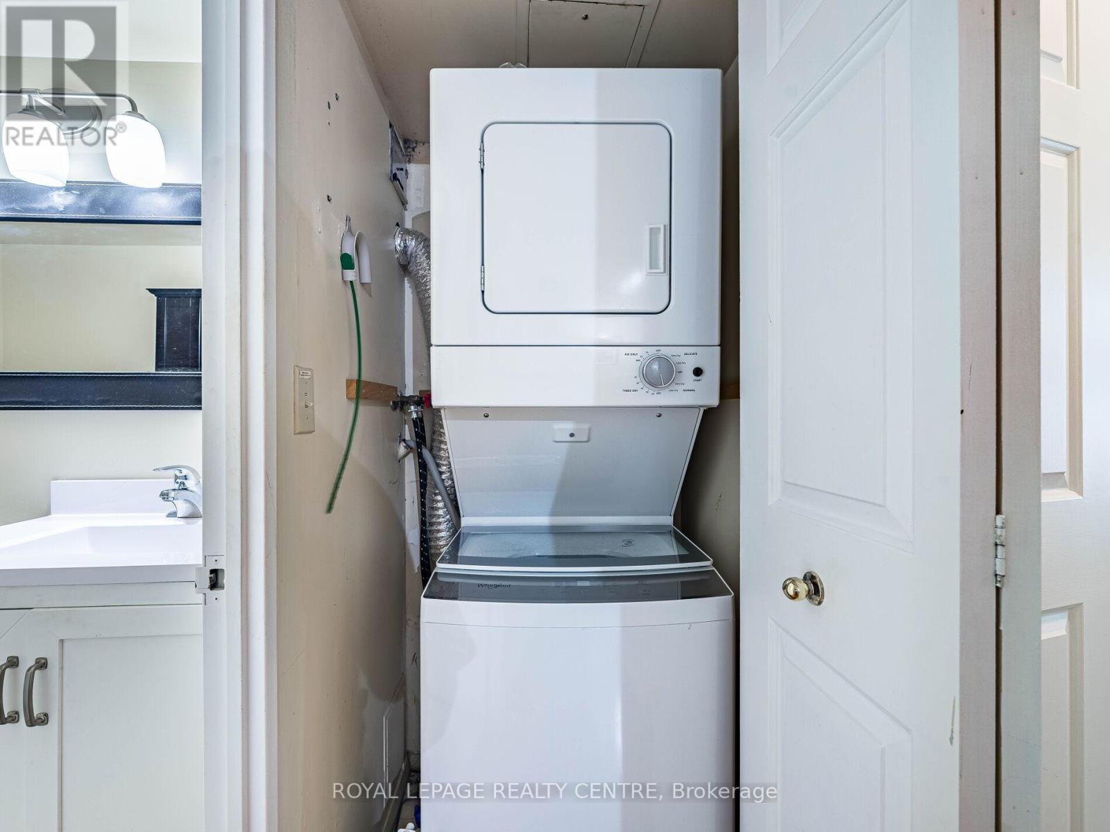 402 - 20 Southport Street, Toronto (High Park-Swansea), Ontario  M6S 4Y8 - Photo 26 - W12207700