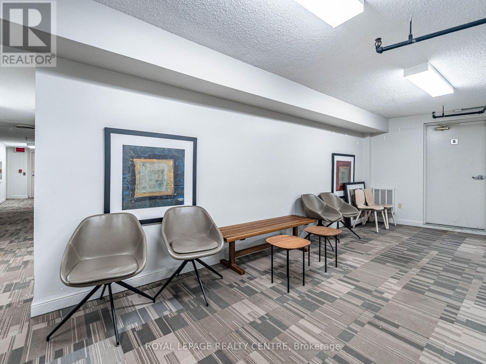 402 - 20 Southport Street, Toronto (High Park-Swansea), Ontario  M6S 4Y8 - Photo 44 - W12207700