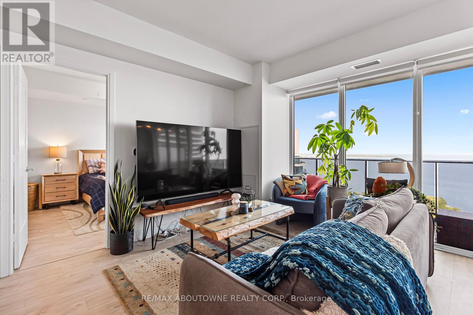4005 - 70 Annie Craig Drive, Toronto (Mimico), Ontario  M8V 0G2 - Photo 5 - W12207701