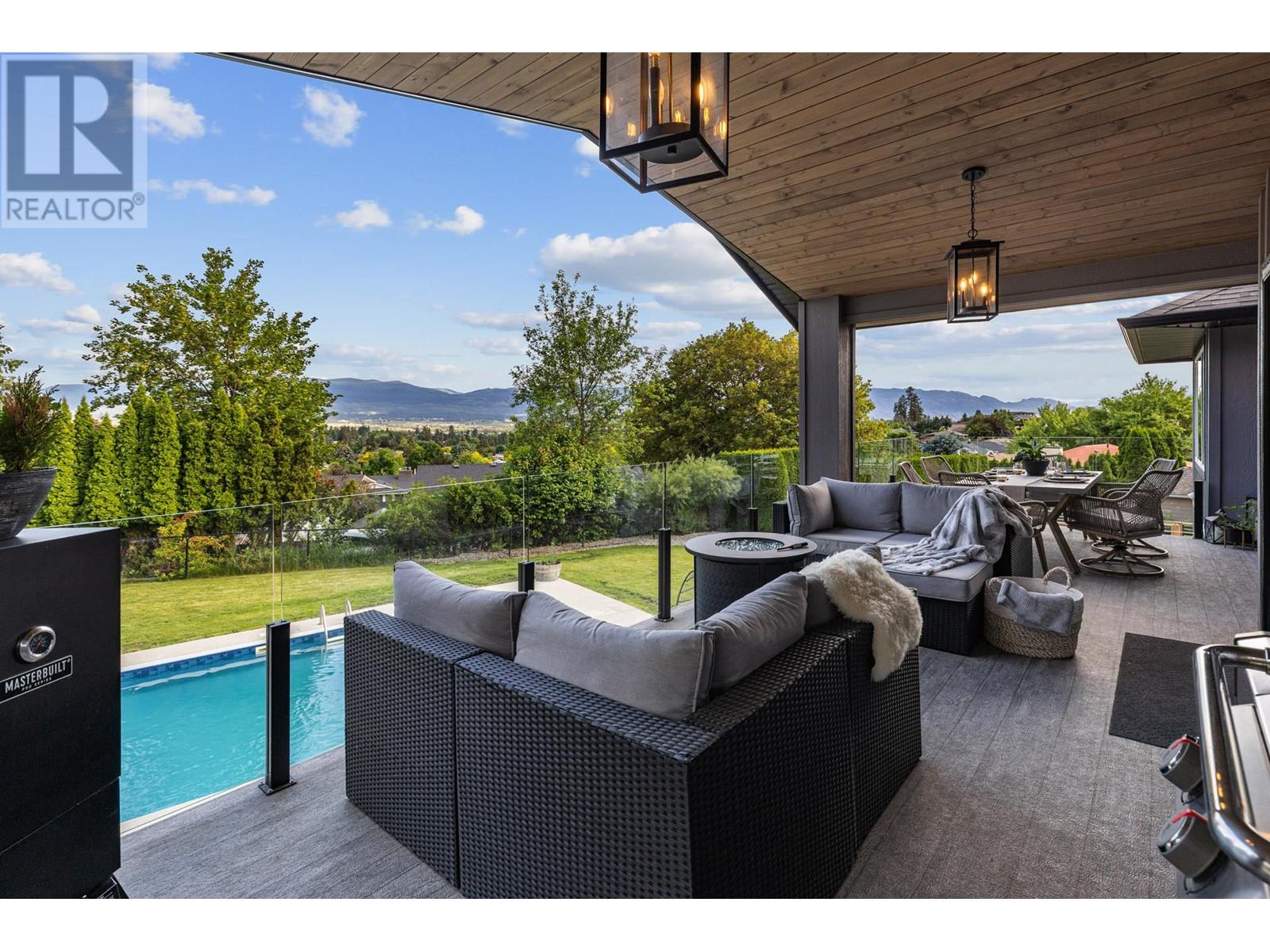 Property at 1671 Lindsay Drive image 2