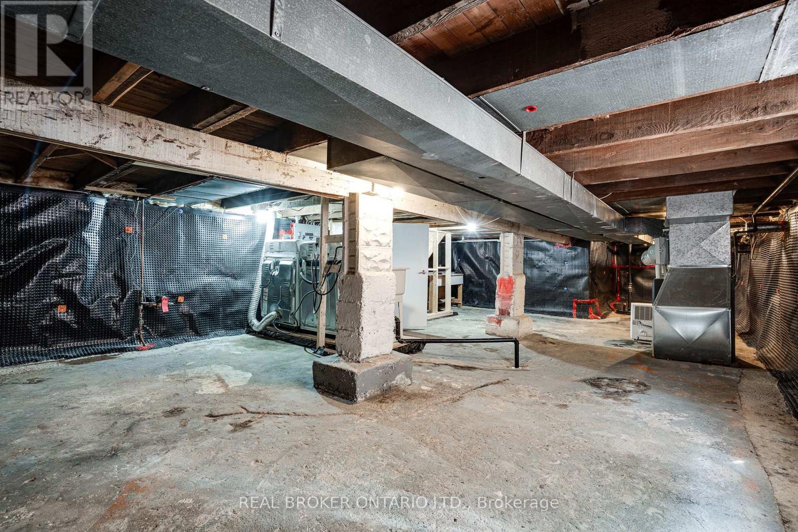 77 East 24th Street, Hamilton, Ontario  L8V 2X9 - Photo 26 - X12207638
