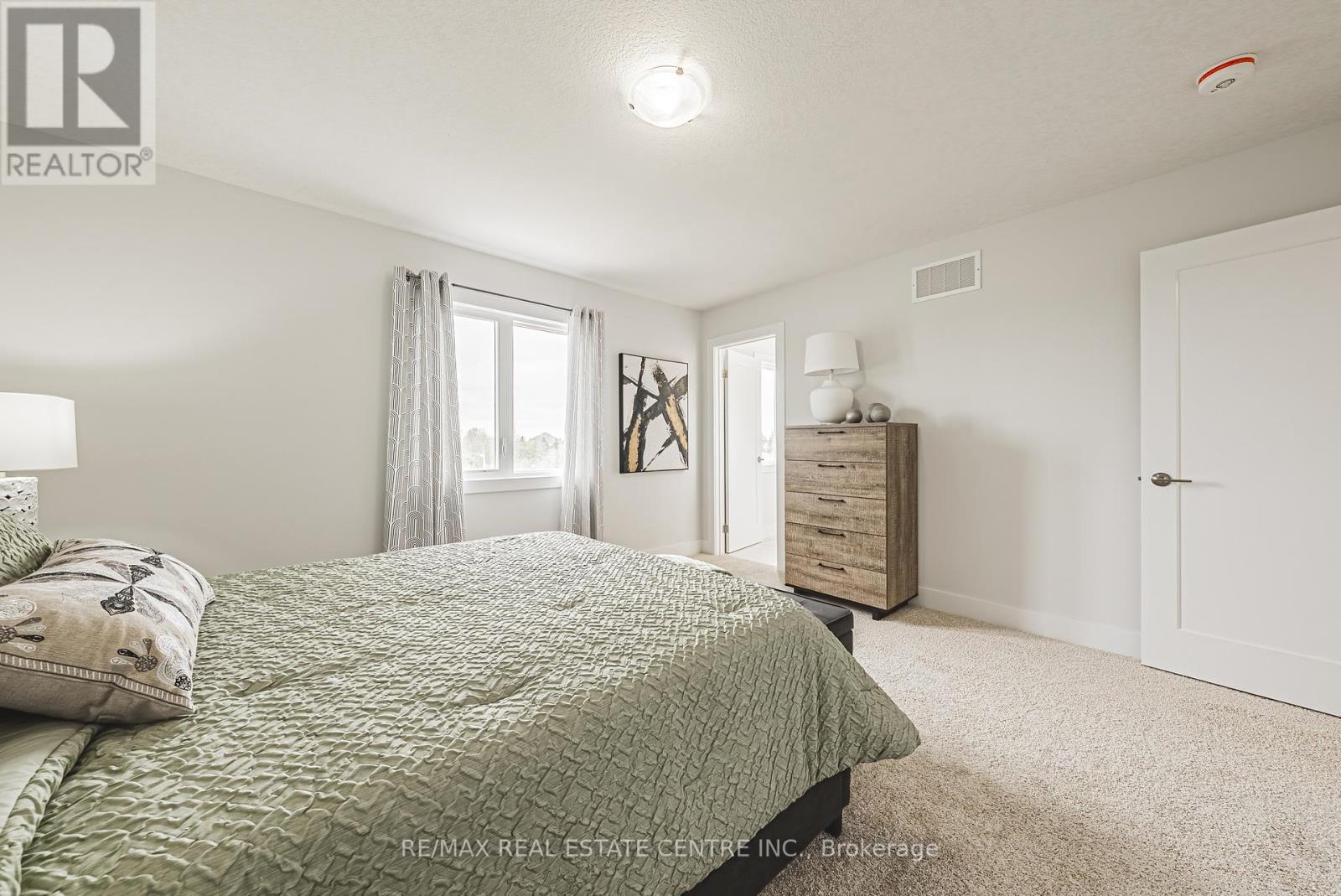 546 Benninger Drive, Kitchener, Ontario  N2E 0C9 - Photo 26 - X12207640