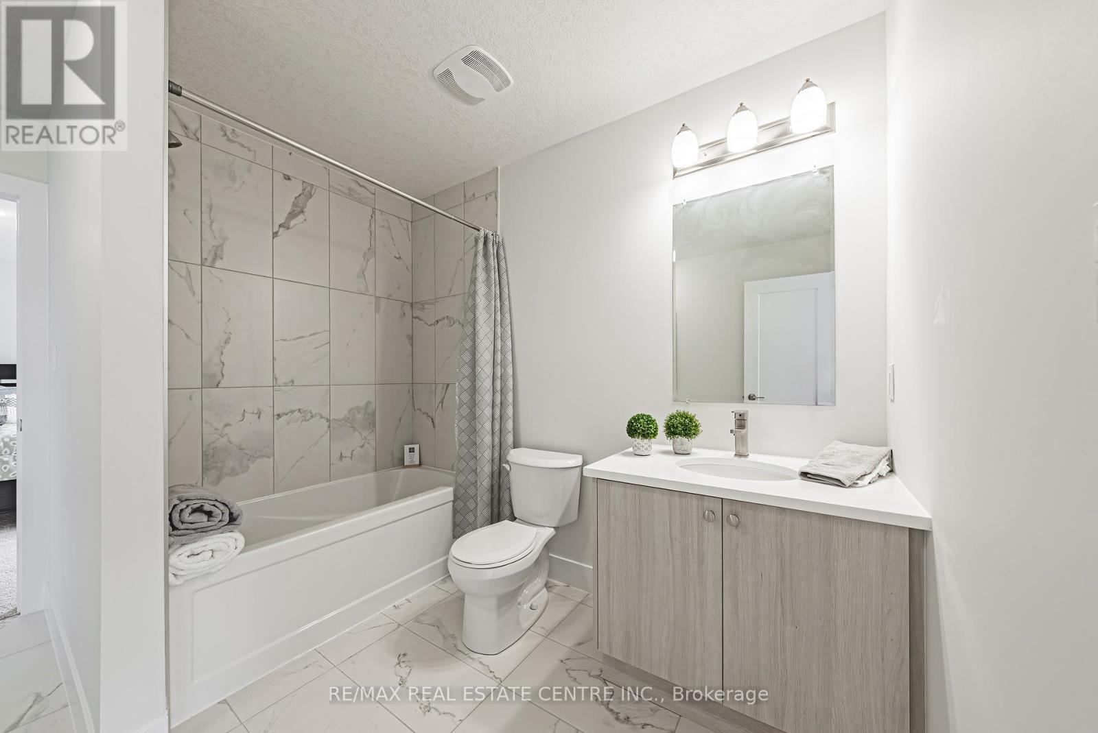 546 Benninger Drive, Kitchener, Ontario  N2E 0C9 - Photo 32 - X12207640