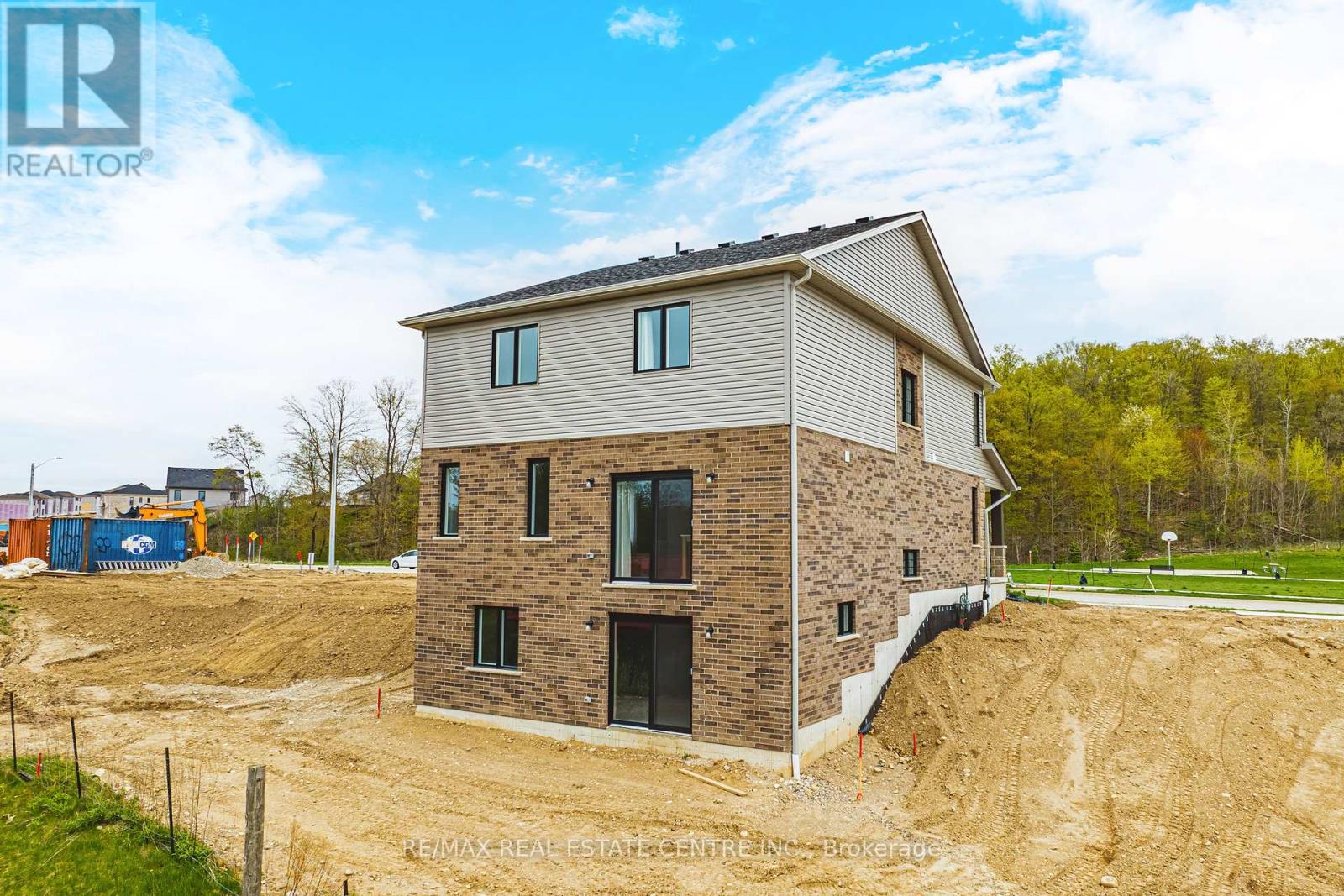 546 Benninger Drive, Kitchener, Ontario  N2E 0C9 - Photo 43 - X12207640