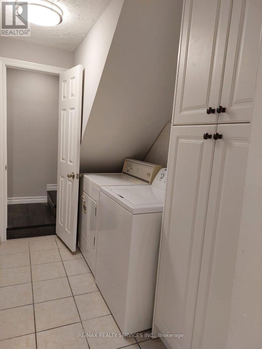 (Lower Level) - 21 Beverley Street, Waterloo, Ontario  N2L 2H5 - Photo 8 - X12207672