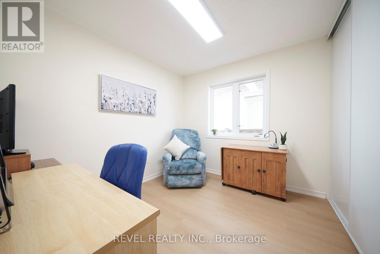 230 Thomas Avenue, Brantford, Ontario  N3S 0E1 - Photo 8 - X12207691