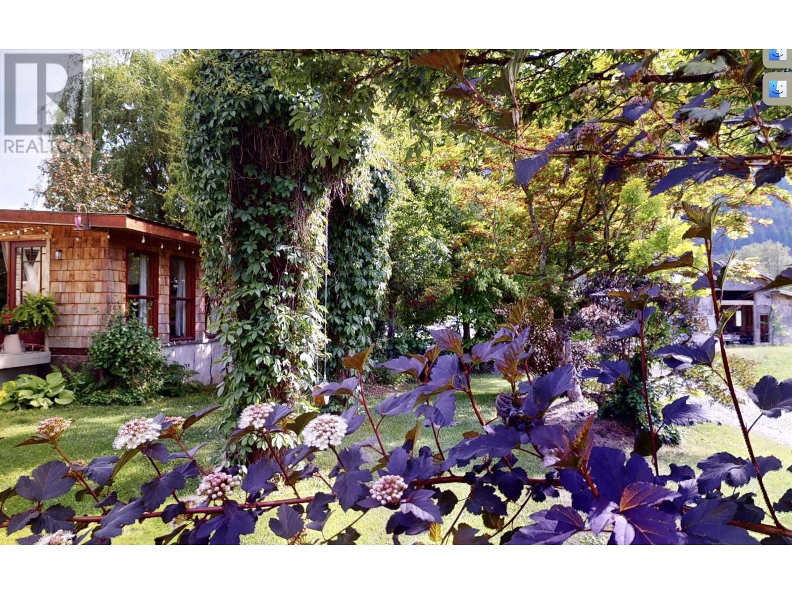 945 Erickson Road, Pemberton, British Columbia  V0N 2L2 - Photo 6 - R3005603
