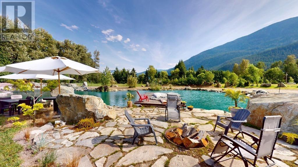 945 ERICKSON ROAD, Pemberton, British Columbia