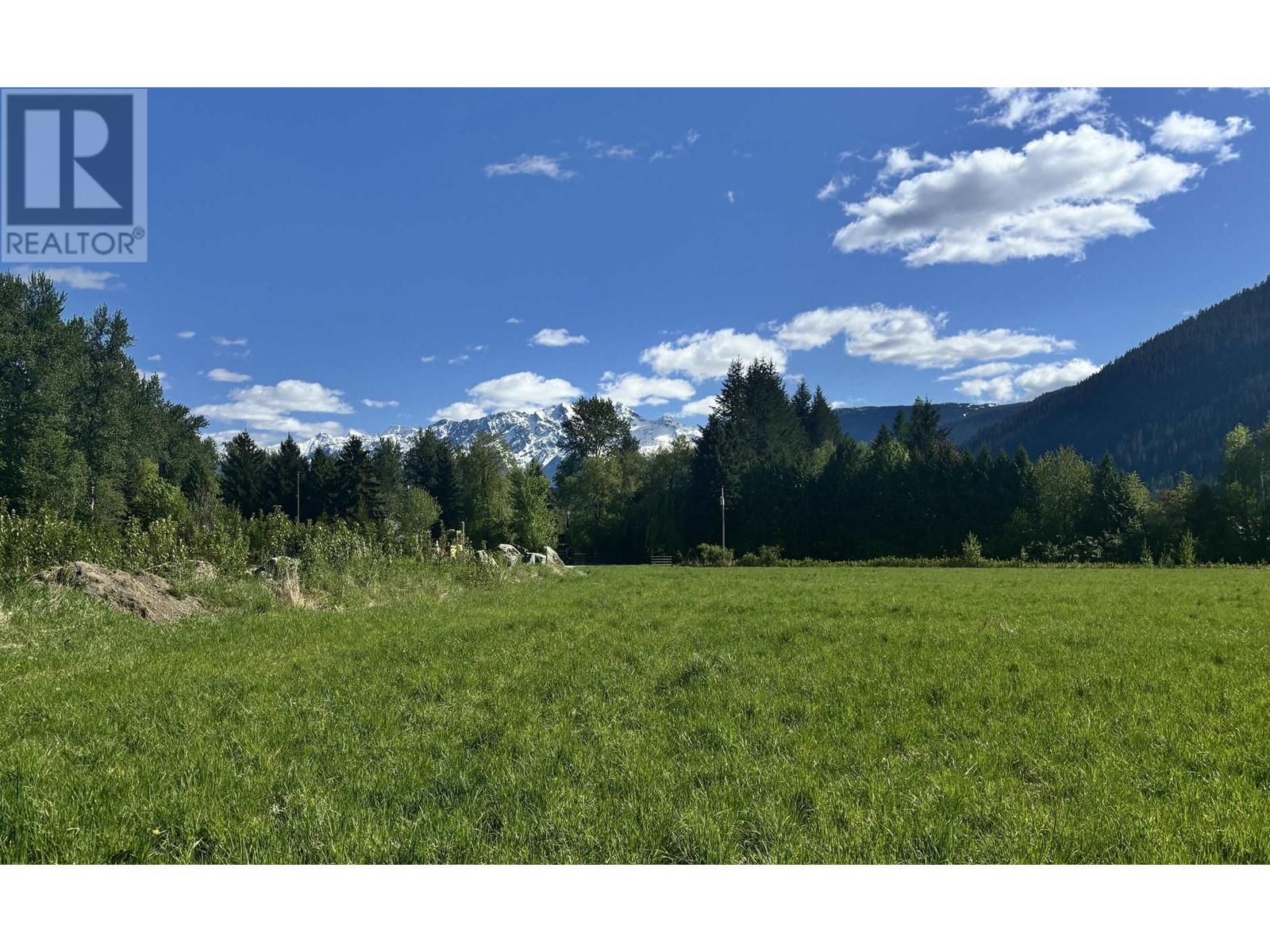 945 Erickson Road, Pemberton, British Columbia  V0N 2L2 - Photo 3 - R3005603