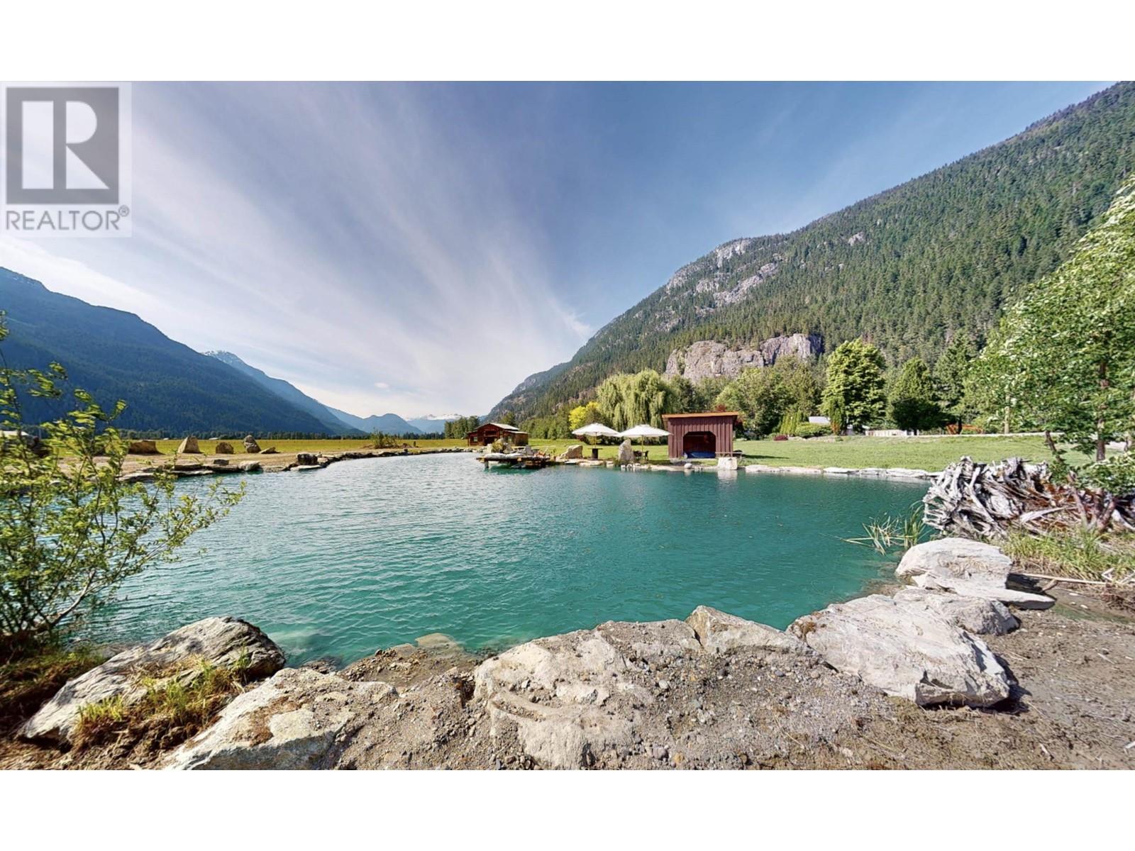 945 Erickson Road, Pemberton, British Columbia  V0N 2L2 - Photo 2 - R3005603