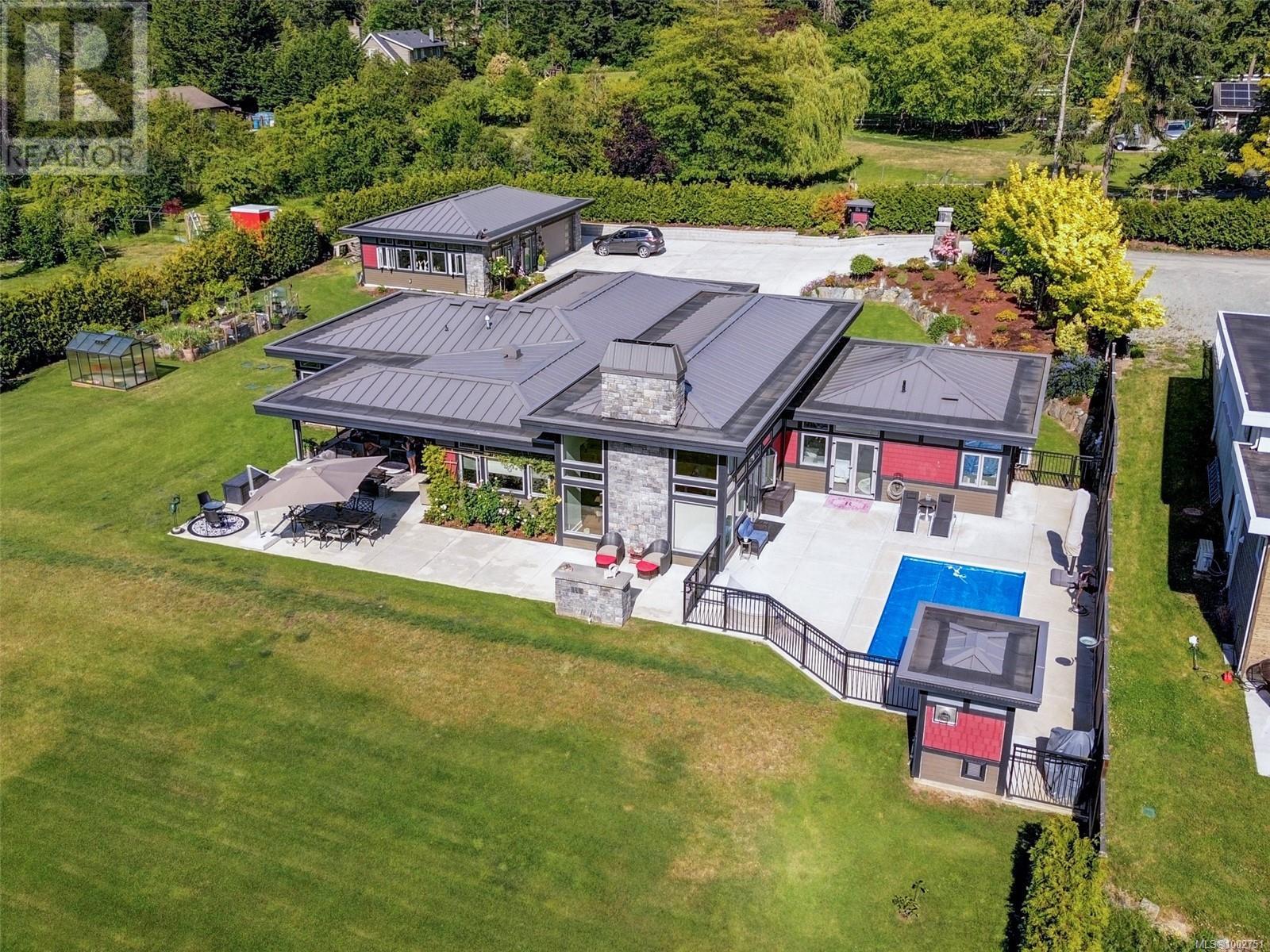 1096 Maple Rd, North Saanich, British Columbia  V8L 5P5 - Photo 1 - 1002751