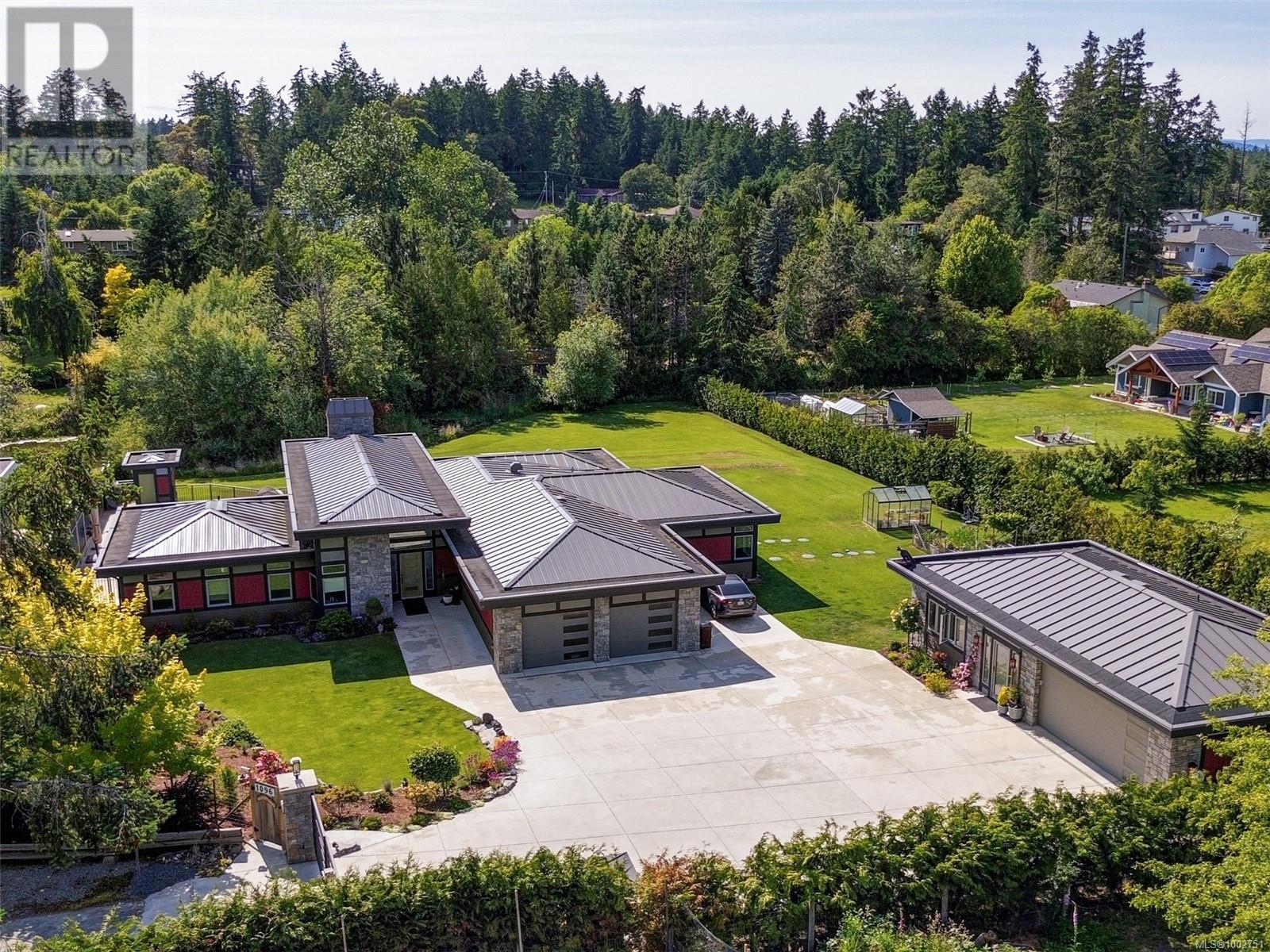 1096 Maple Rd, North Saanich, British Columbia  V8L 5P5 - Photo 2 - 1002751