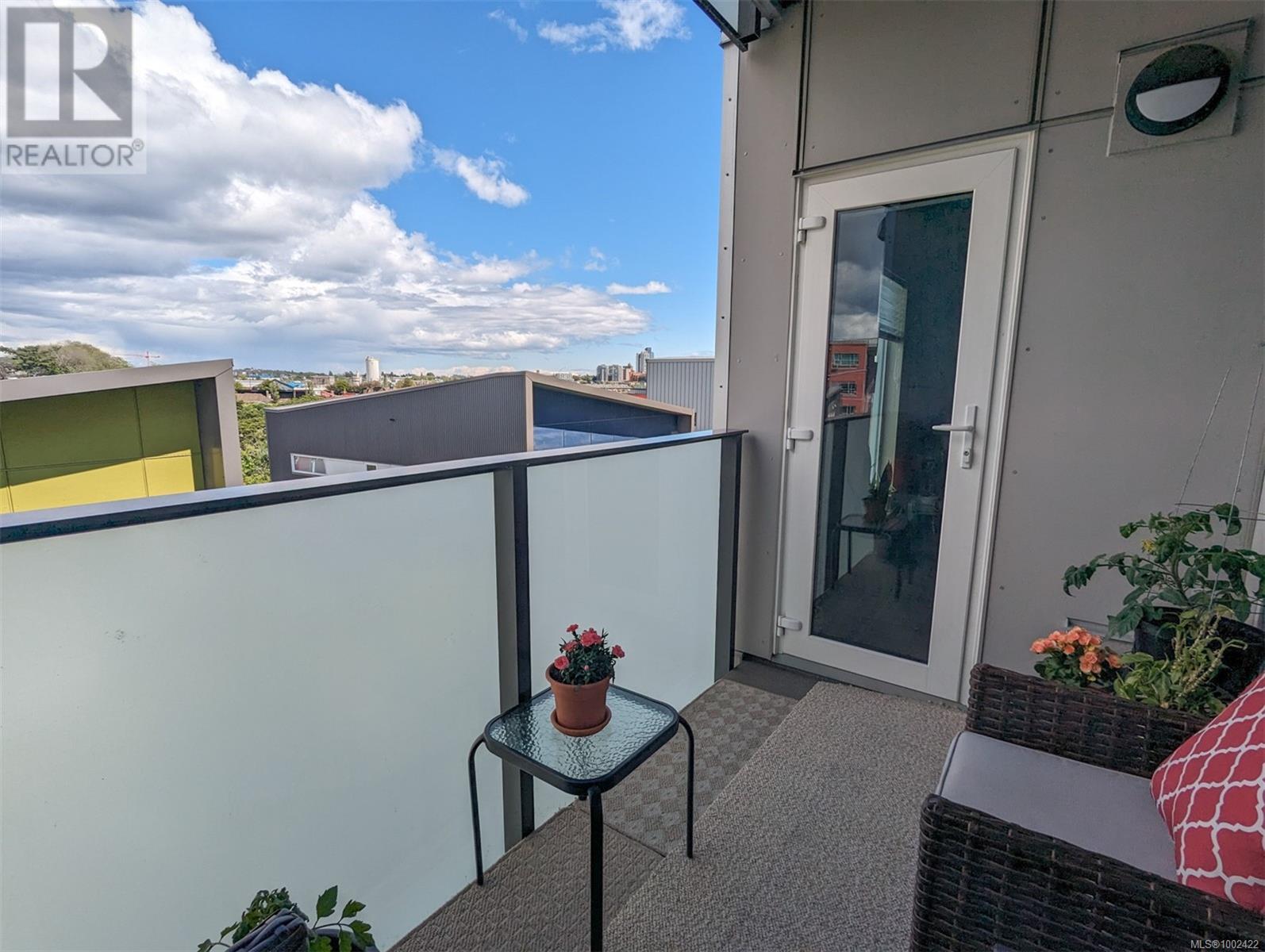 414 767 Tyee Rd, Victoria, British Columbia V9A 0G5 - Photo 4 - 1002422