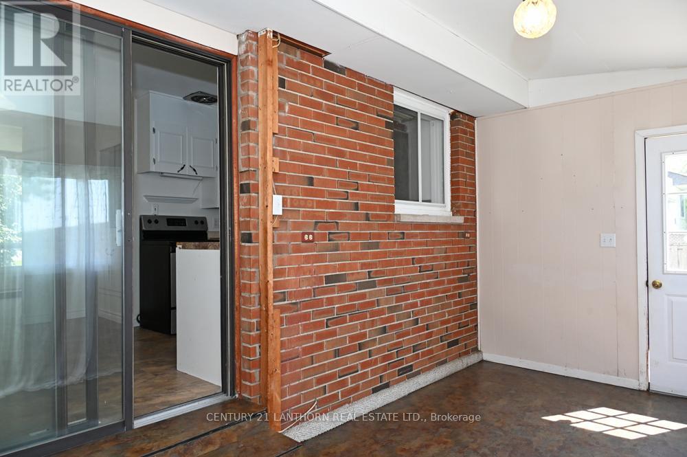 151 Avonlough Road W, Belleville, Ontario  K8N 4Z2 - Photo 32 - X12190093