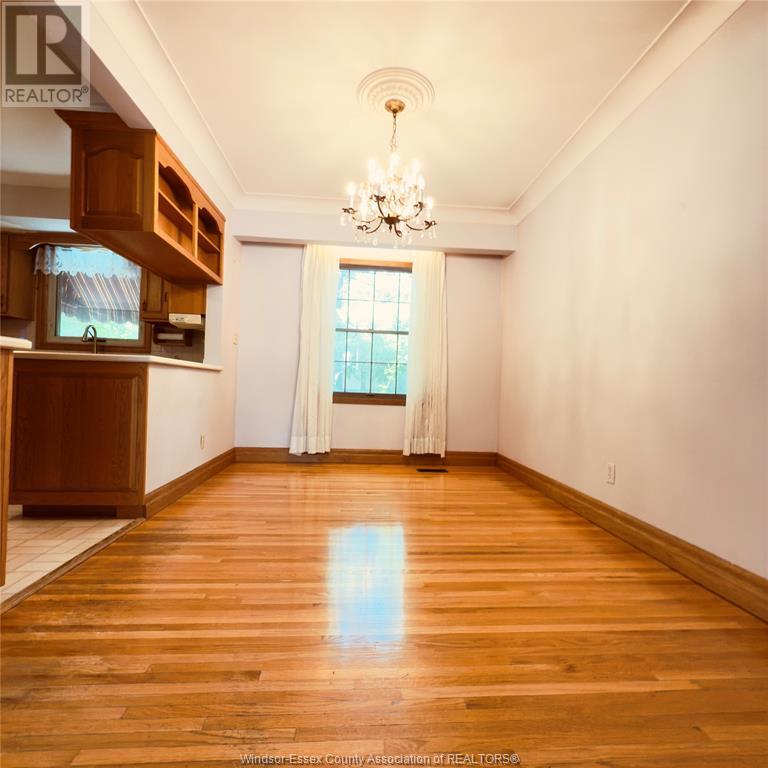 2585 Randolph Avenue, Windsor, Ontario  N9E 3E1 - Photo 3 - 25014356