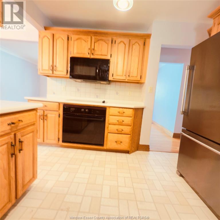 2585 Randolph Avenue, Windsor, Ontario  N9E 3E1 - Photo 6 - 25014356