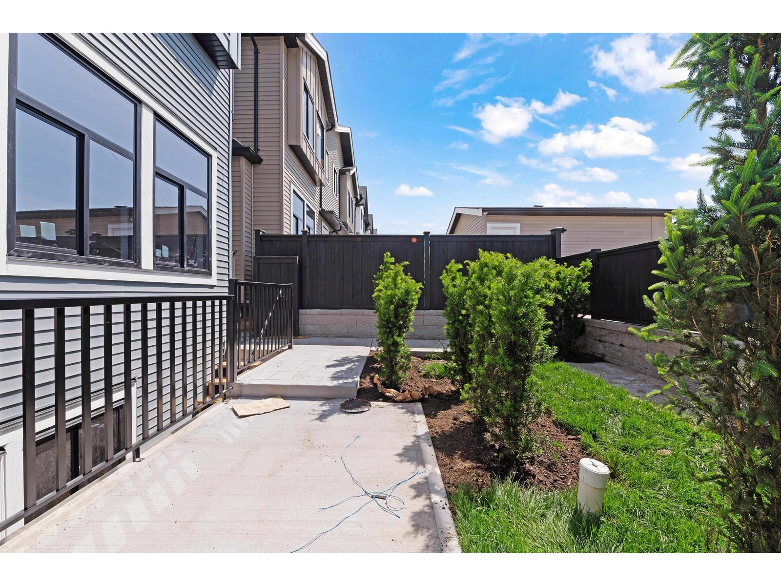 Property at 7637 197 STREET image 3