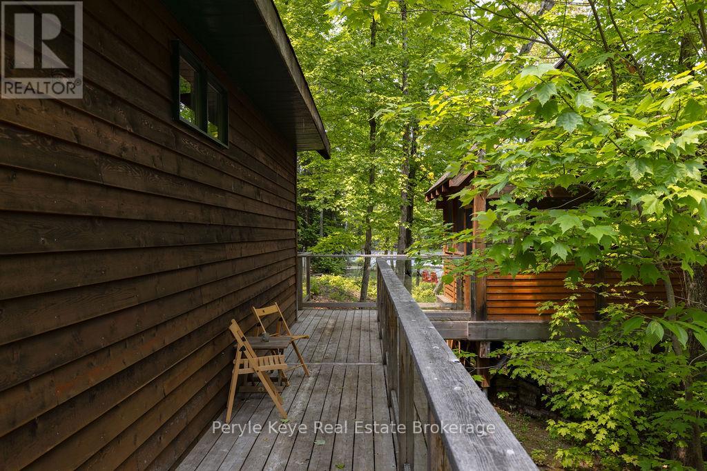 1042 S Menominee Road, Lake Of Bays, Ontario  P0B 1A0 - Photo 23 - X12177697