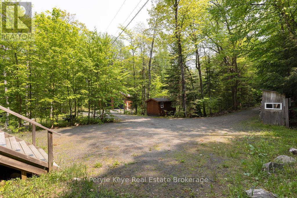 1042 S Menominee Road, Lake Of Bays, Ontario  P0B 1A0 - Photo 29 - X12177697