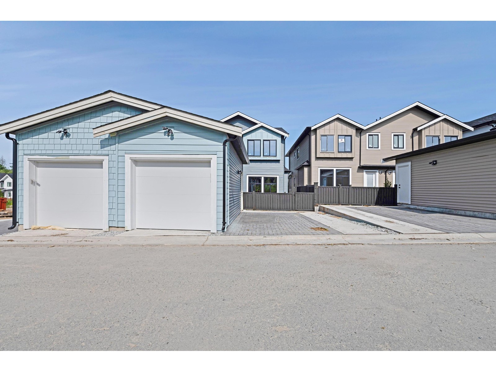 Property at 7641 197 STREET image 2