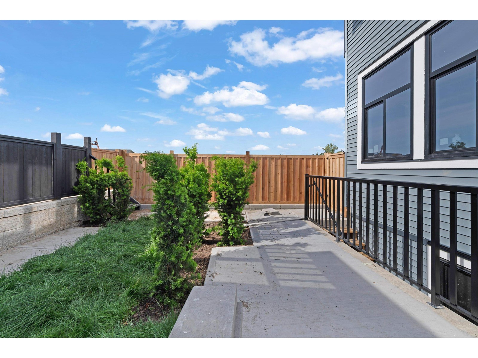Property at 7641 197 STREET image 3