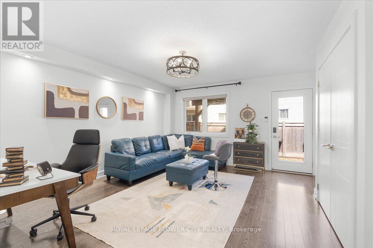 8 Kersey Lane, Halton Hills, Ontario  L7G 0K1 - Photo 7 - W12140476