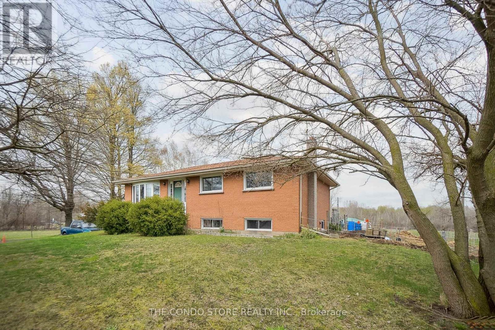 283 Inman Road, Haldimand, Ontario  N1A 2W5 - Photo 4 - X12132912