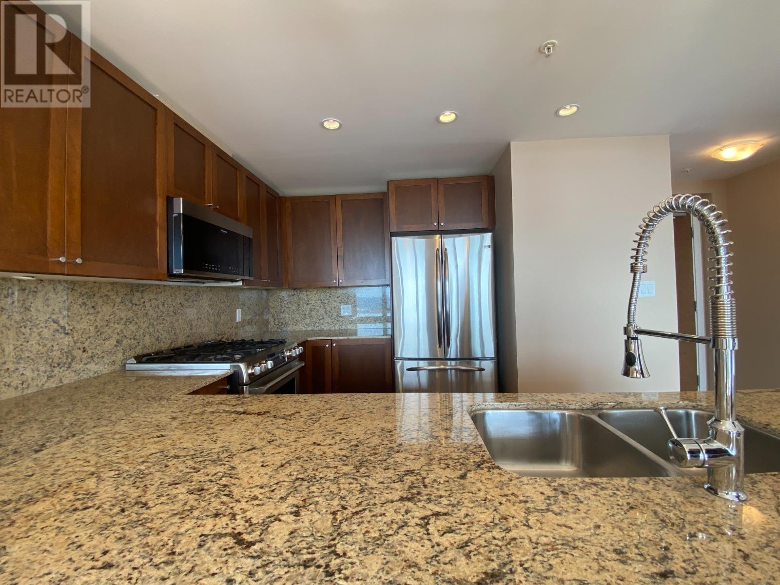 2503 280 Ross Drive, New Westminster, British Columbia  V3L 0C2 - Photo 4 - R3012844