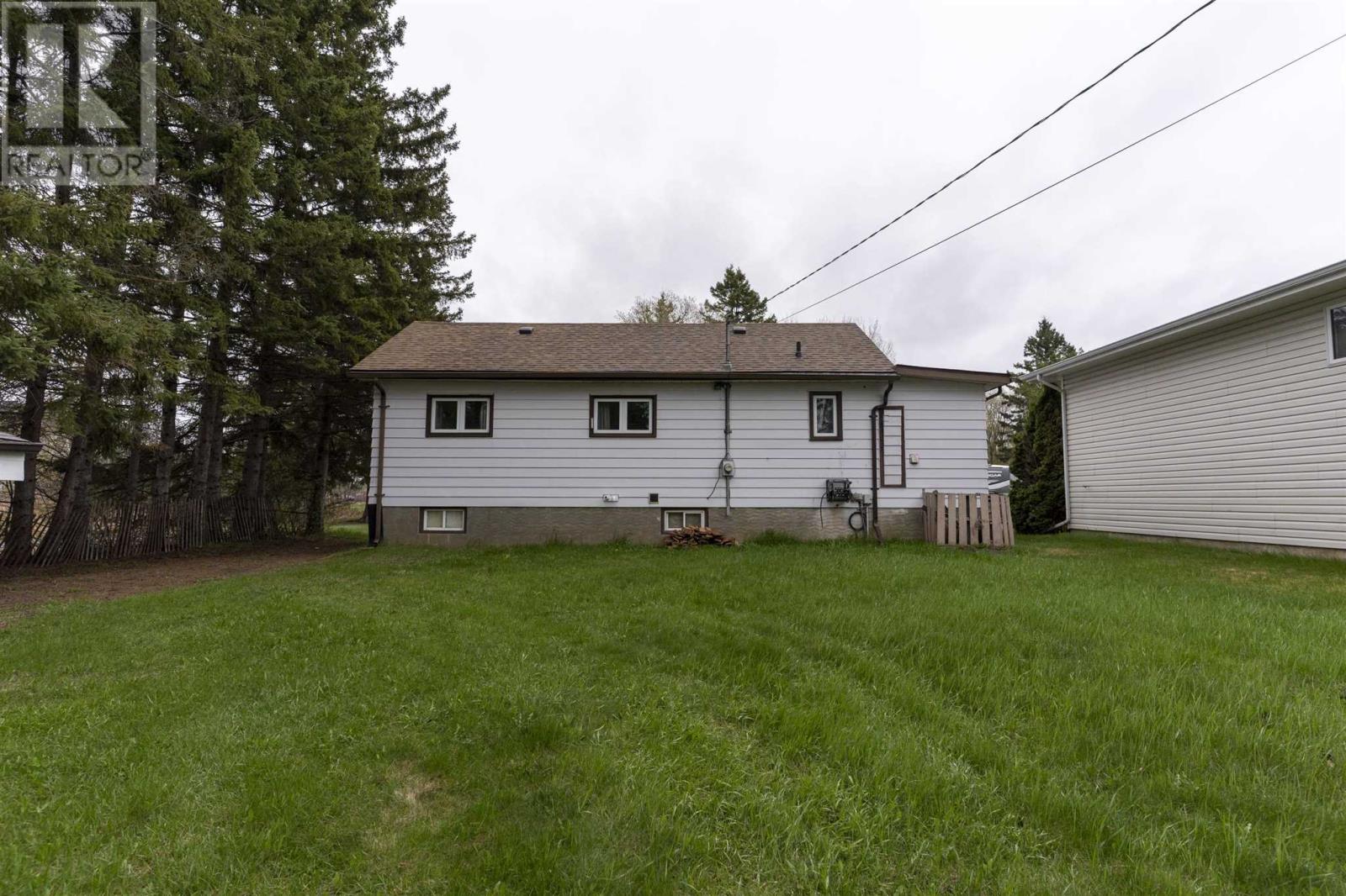 903 Centre Ave, Thunder Bay, Ontario  P7E 2X4 - Photo 26 - TB251257