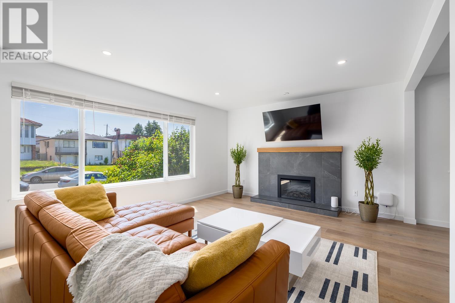 3151 E 23rd Avenue, Vancouver, British Columbia  V5R 1B4 - Photo 3 - R3012987
