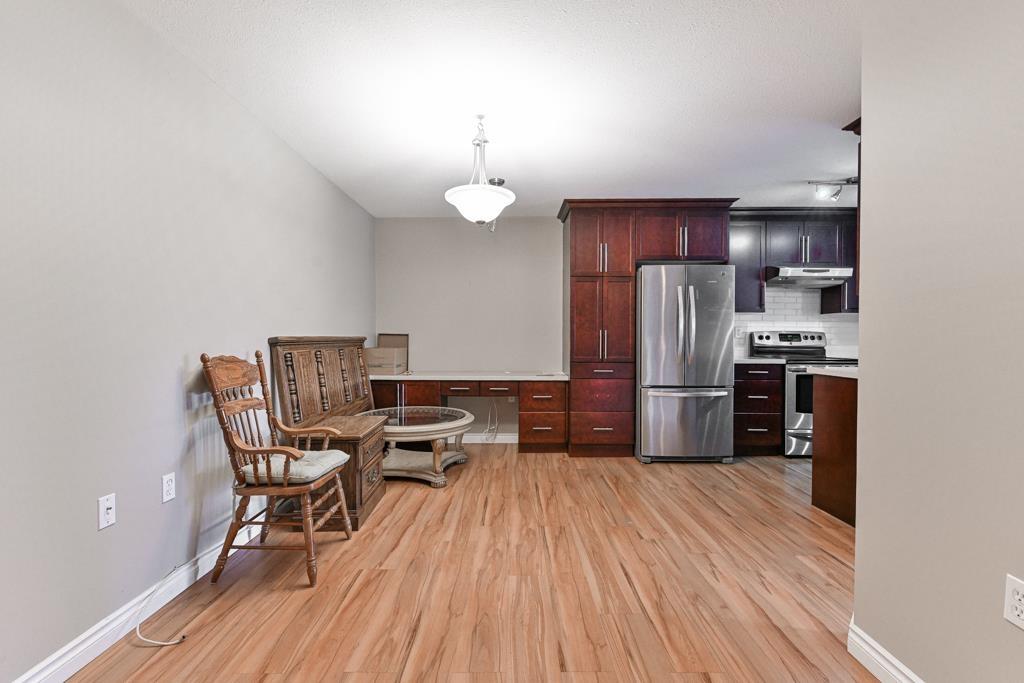 207 33233 E Bourquin Crescent, Abbotsford, British Columbia  V2S 1Y2 - Photo 2 - R3012927