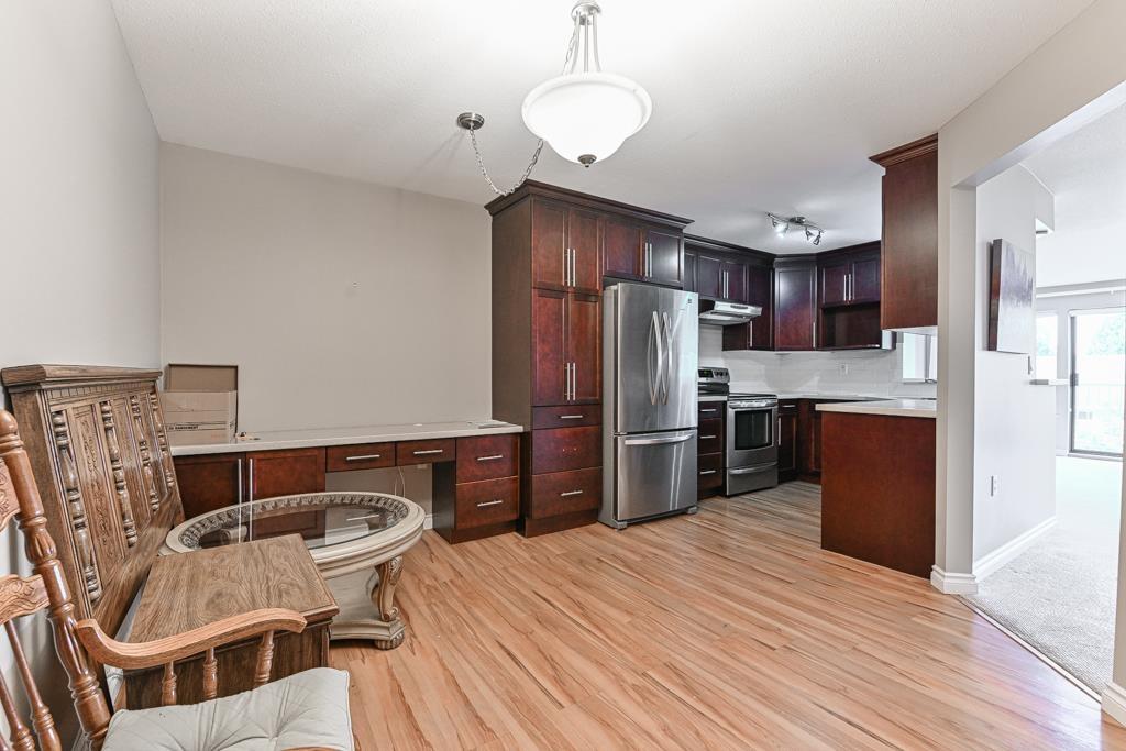 207 33233 E Bourquin Crescent, Abbotsford, British Columbia  V2S 1Y2 - Photo 3 - R3012927