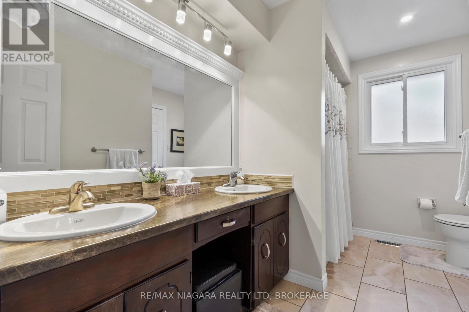 8410 Mundare Crescent, Niagara Falls (Chippawa), Ontario  L2G 7M5 - Photo 19 - X12207845