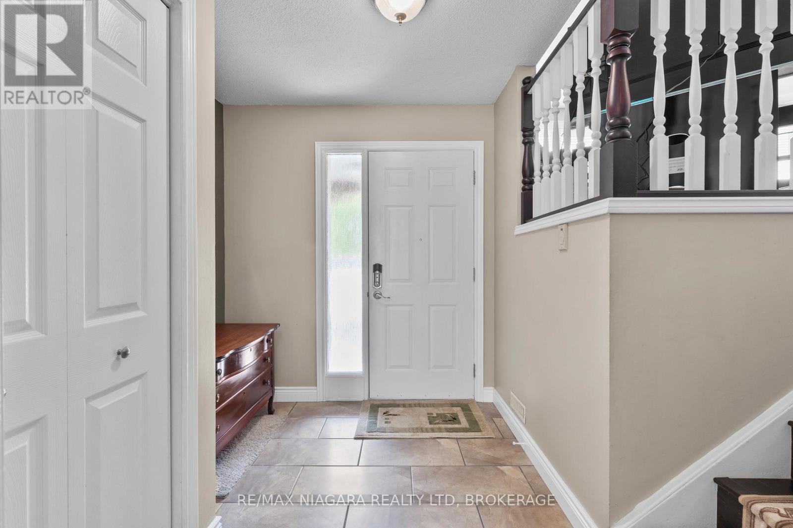 8410 Mundare Crescent, Niagara Falls (Chippawa), Ontario  L2G 7M5 - Photo 9 - X12207845